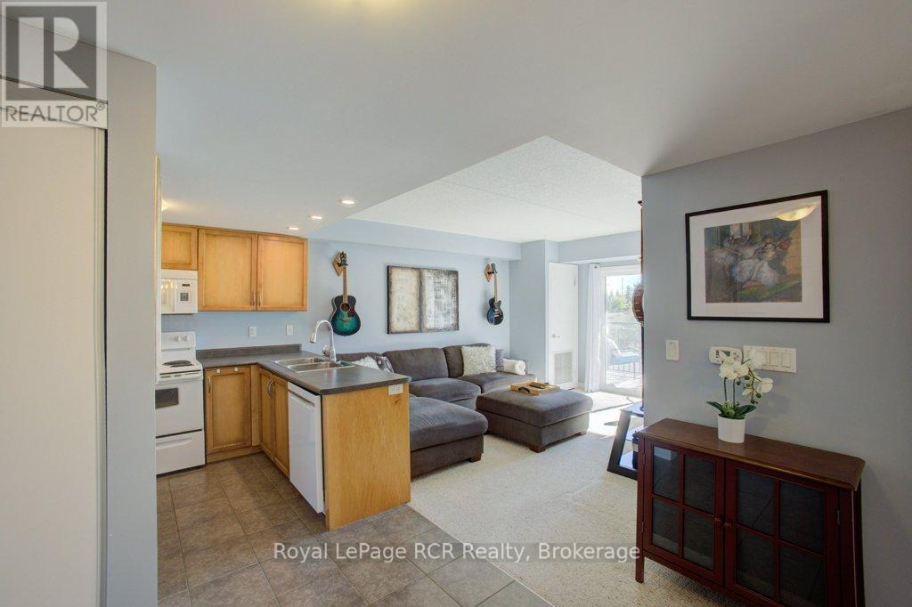 #214 645 ST DAVID STREET S - 5