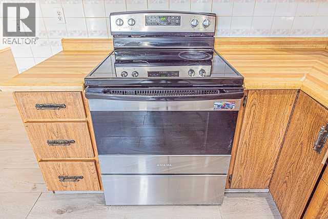 136 Castleridge Drive NE - 11