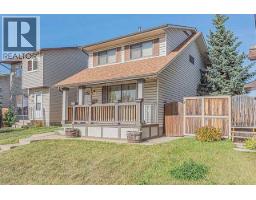 136 Castleridge Drive NE - photo 3