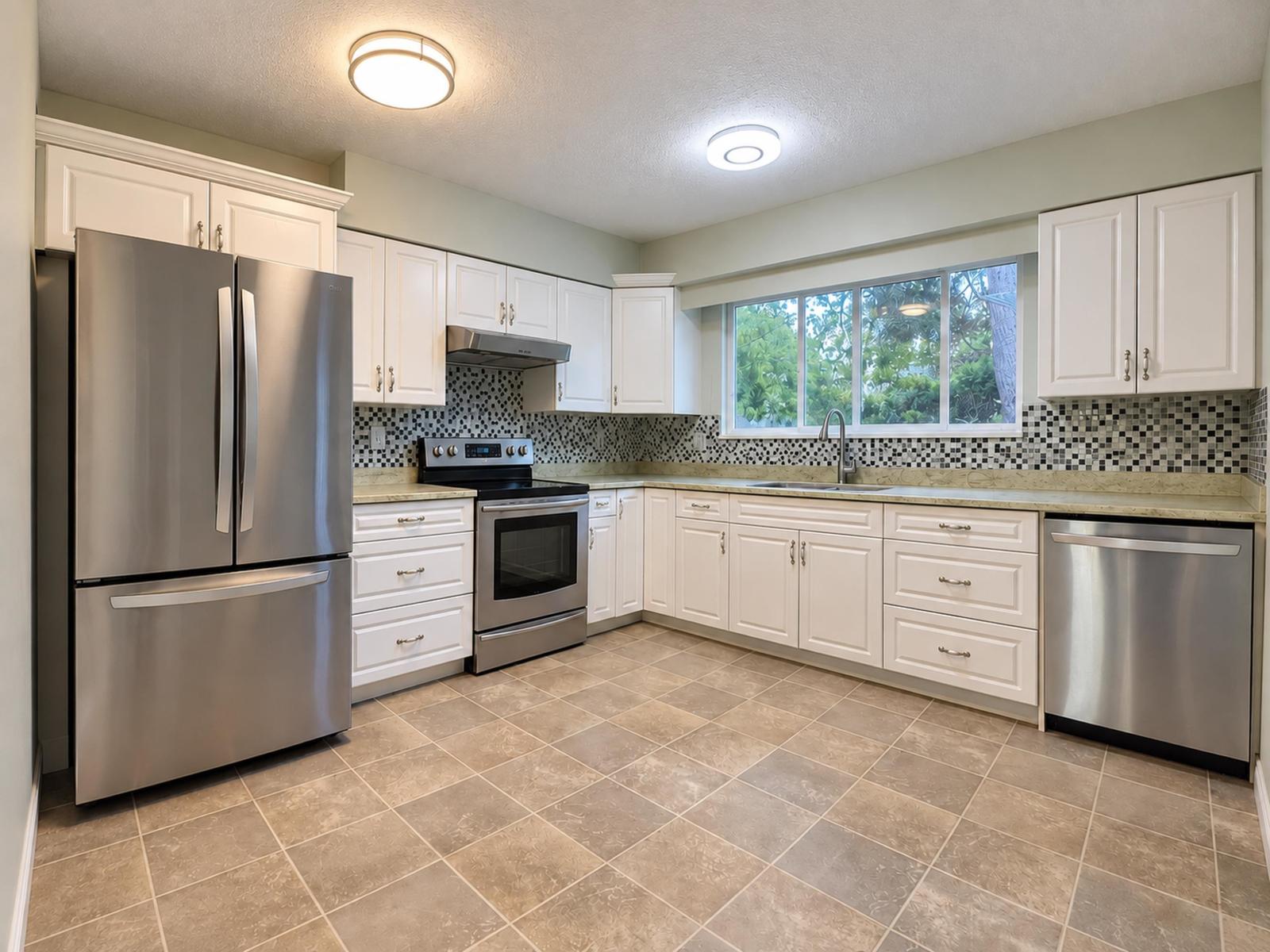 5 Bed, 2 Bath House for Sale in Surrey – 6187 194 STREET, Surrey – MLS# R3165704 - Image 15