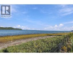 5425 Deep Bay Dr, Bowser, BC V0R1G0 Photo 9