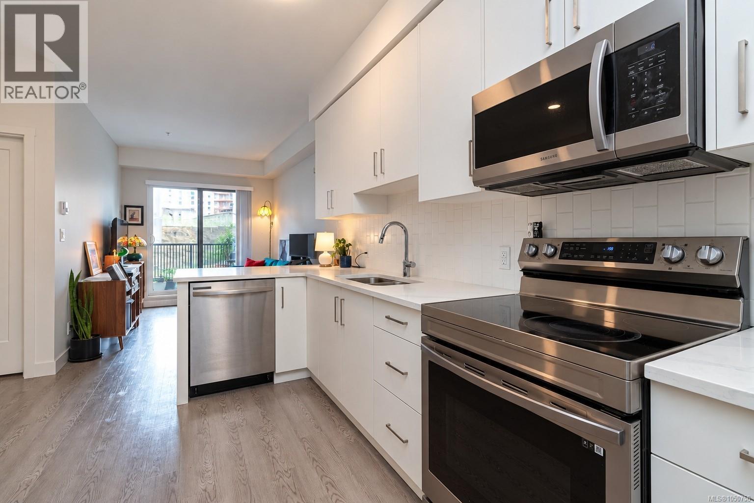 #207 707 Treanor Ave - 13