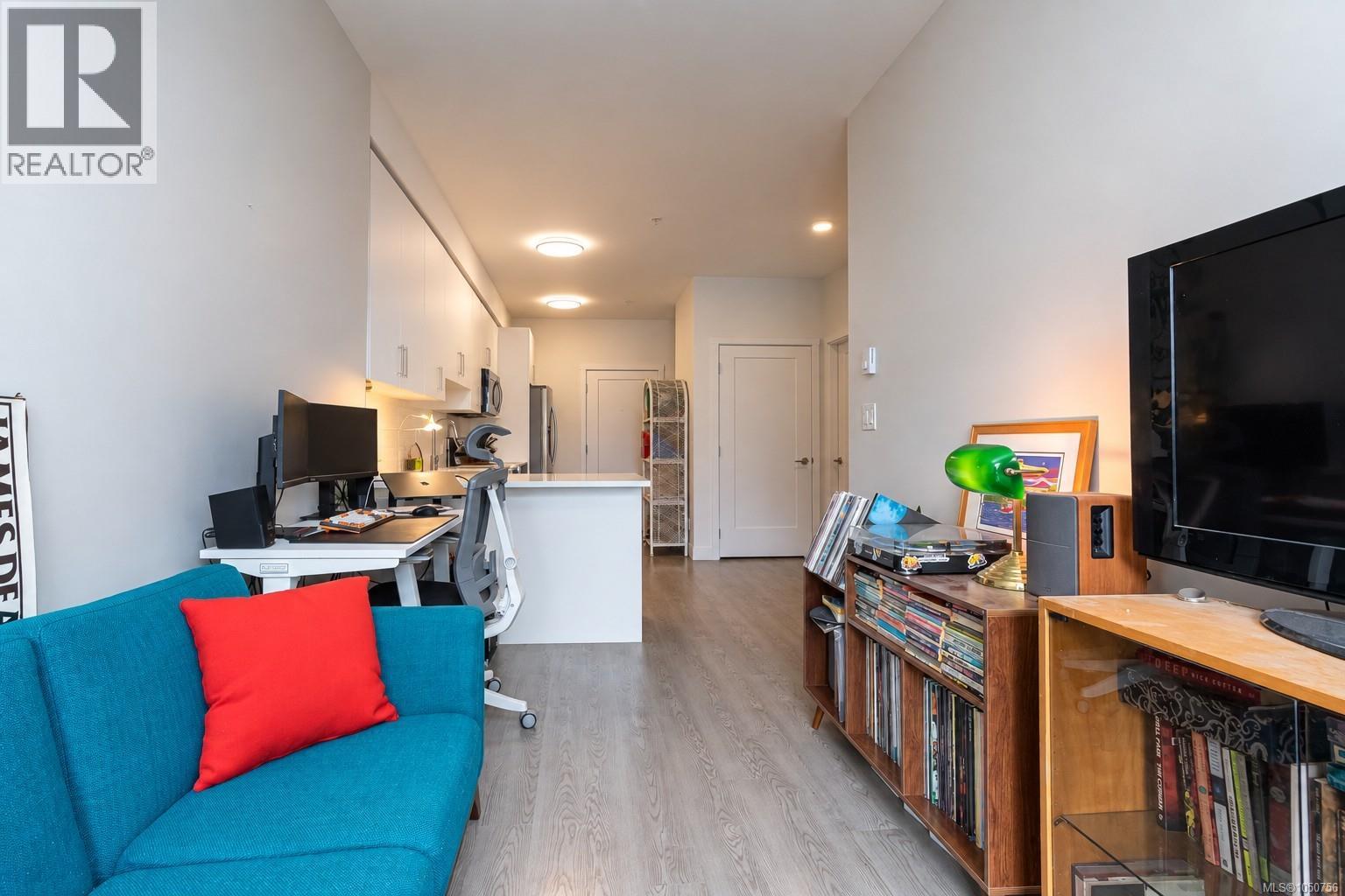 #207 707 Treanor Ave - 5