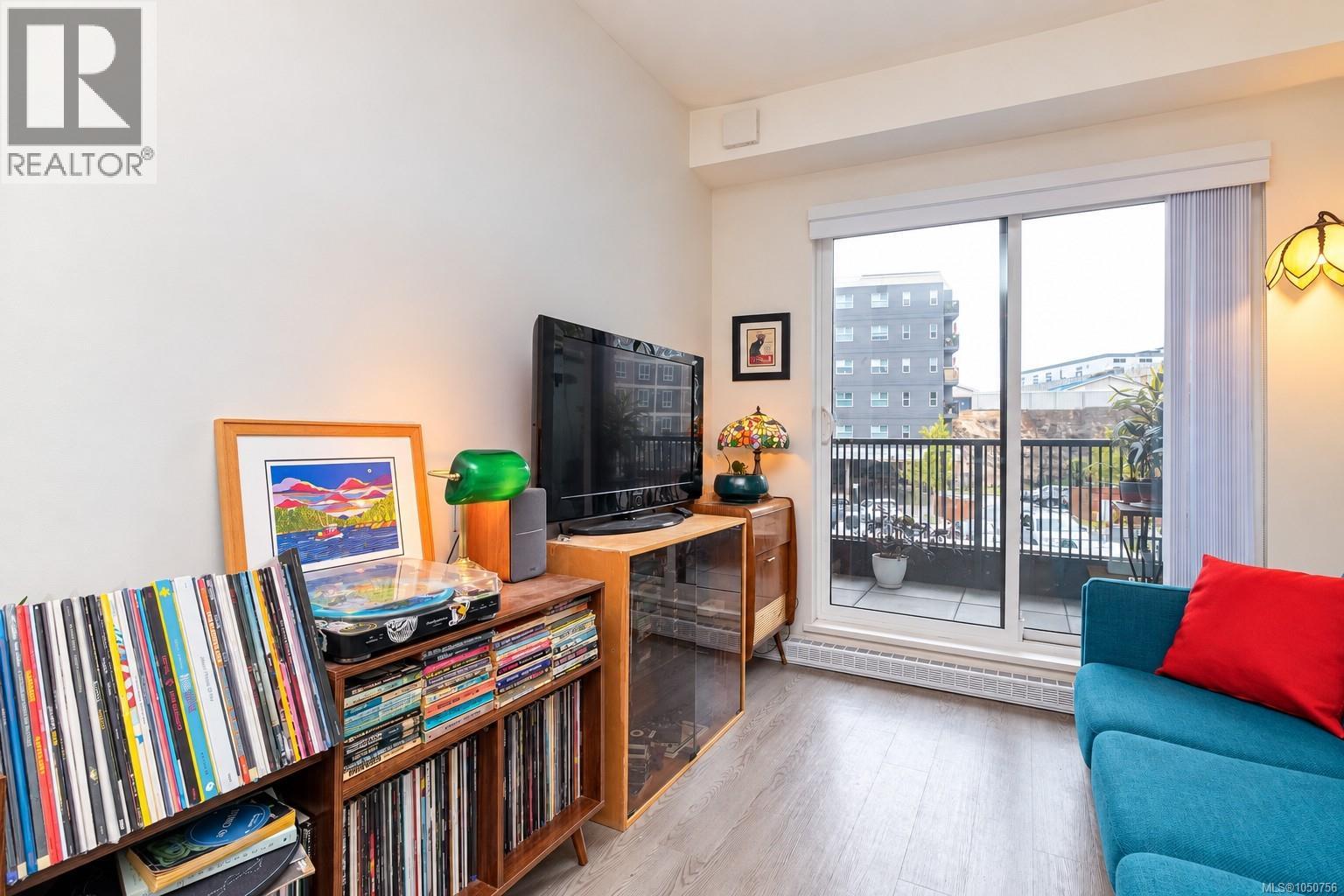 #207 707 Treanor Ave - 7