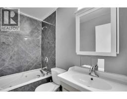 4pc Bathroom - 52 Pennsburg Way Se, Calgary, AB T2A2J5 Photo 7