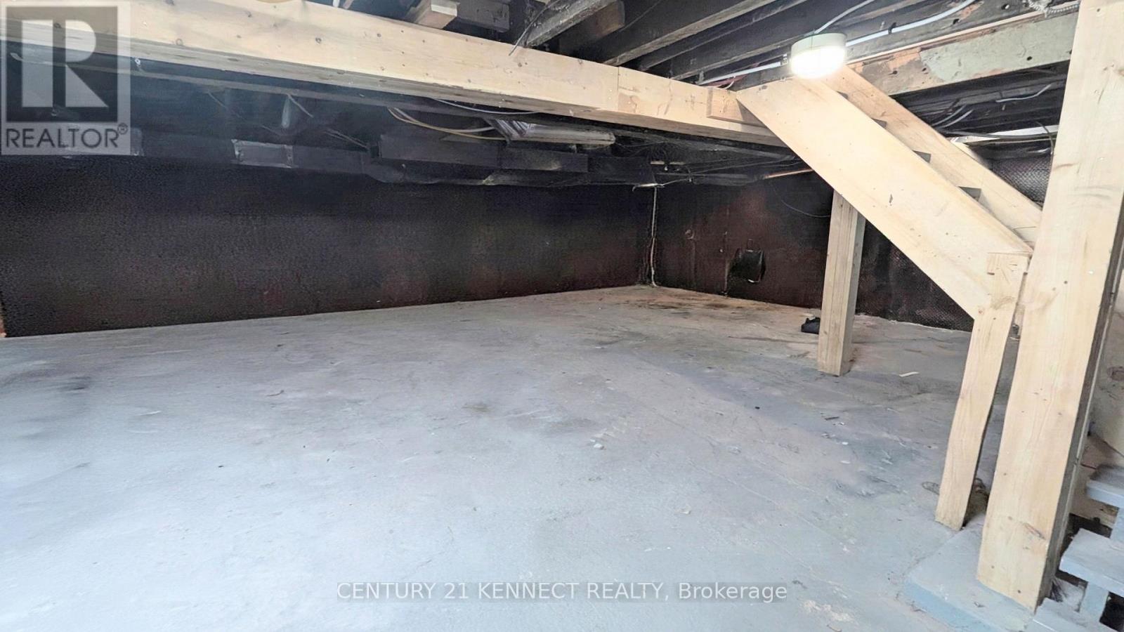 160 GLENDALE AVENUE N - 20