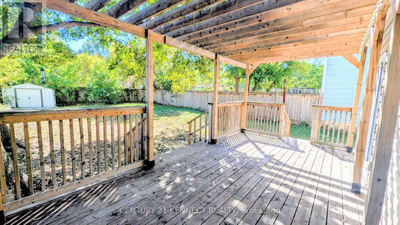 160 GLENDALE AVENUE N - 23