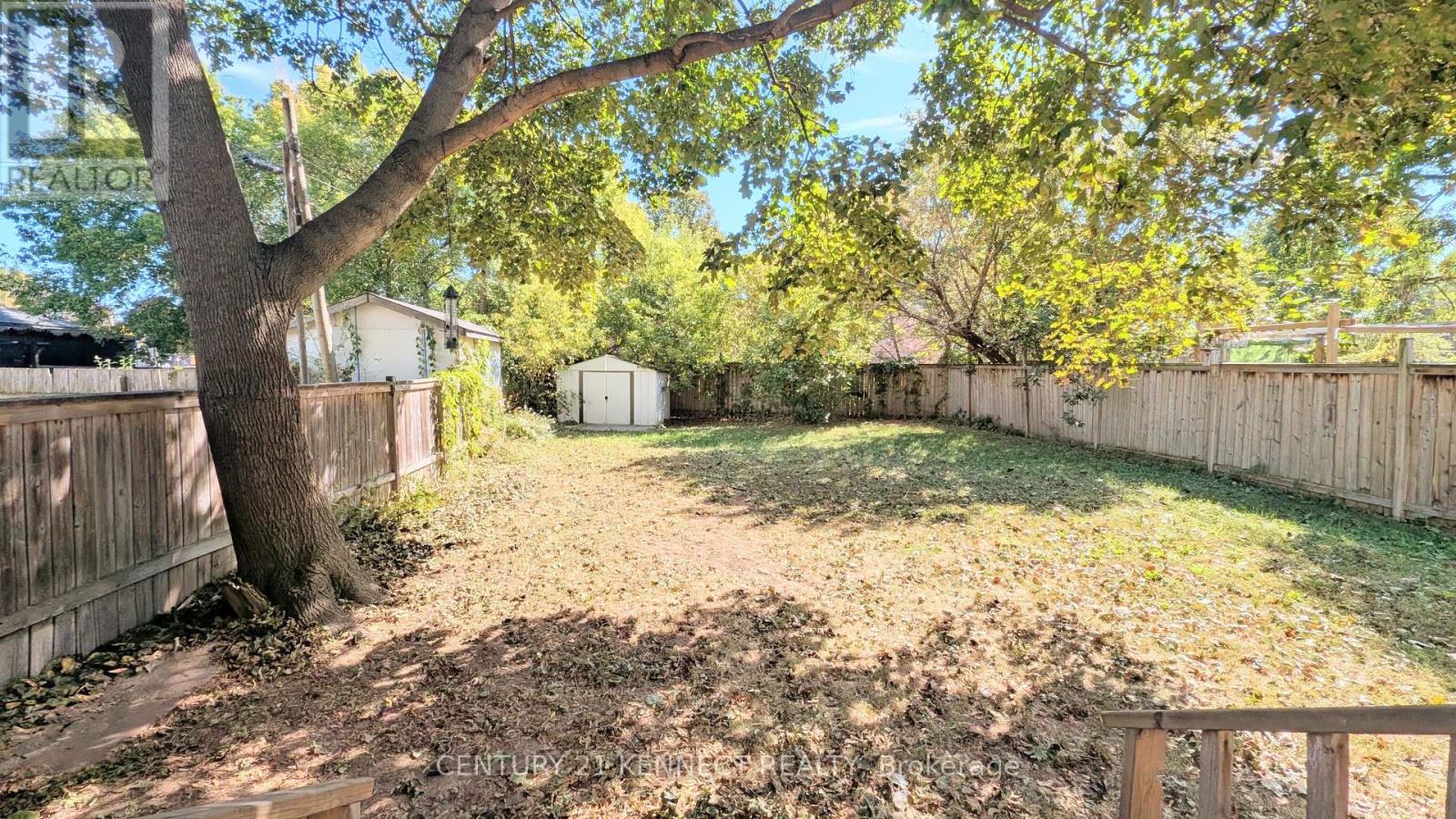 160 GLENDALE AVENUE N - 25