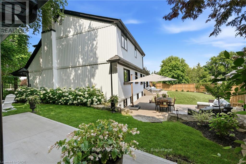 204 FALLINGBROOK DRIVE, Hamilton (Ancaster) — photo 3