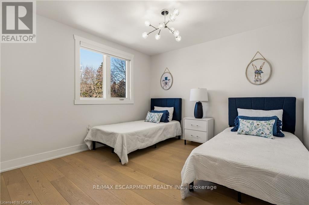 204 FALLINGBROOK DRIVE - Image 32