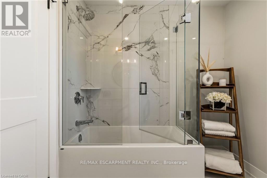 204 FALLINGBROOK DRIVE - Image 34