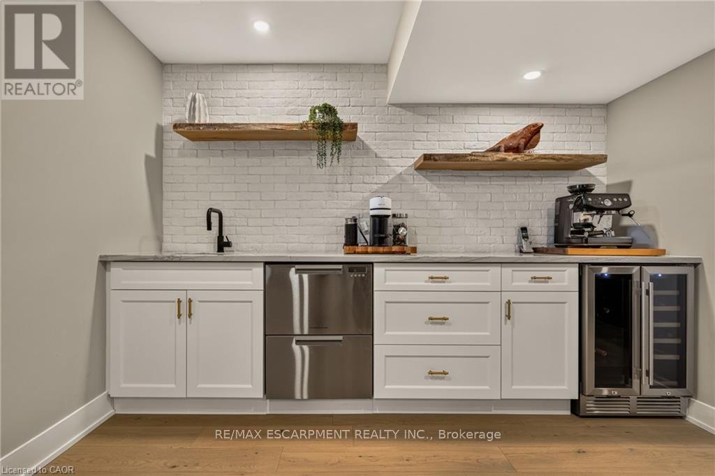 204 FALLINGBROOK DRIVE - Image 38