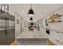 Bathroom - 204 Fallingbrook Drive, Hamilton, ON L9G1E6 Photo 14
