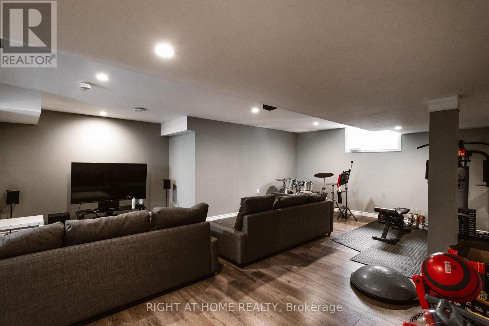 18 JOYCE CRESCENT - Image 27
