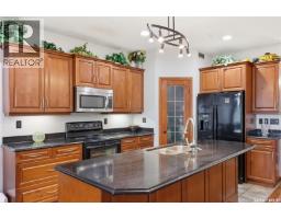 5pc Ensuite bath - 206 Muzyka Road, Saskatoon, SK S7W0G9 Photo 7