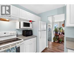 Kitchen - 2781 Skeena Drive, Kamloops, BC V2E2M9 Photo 10