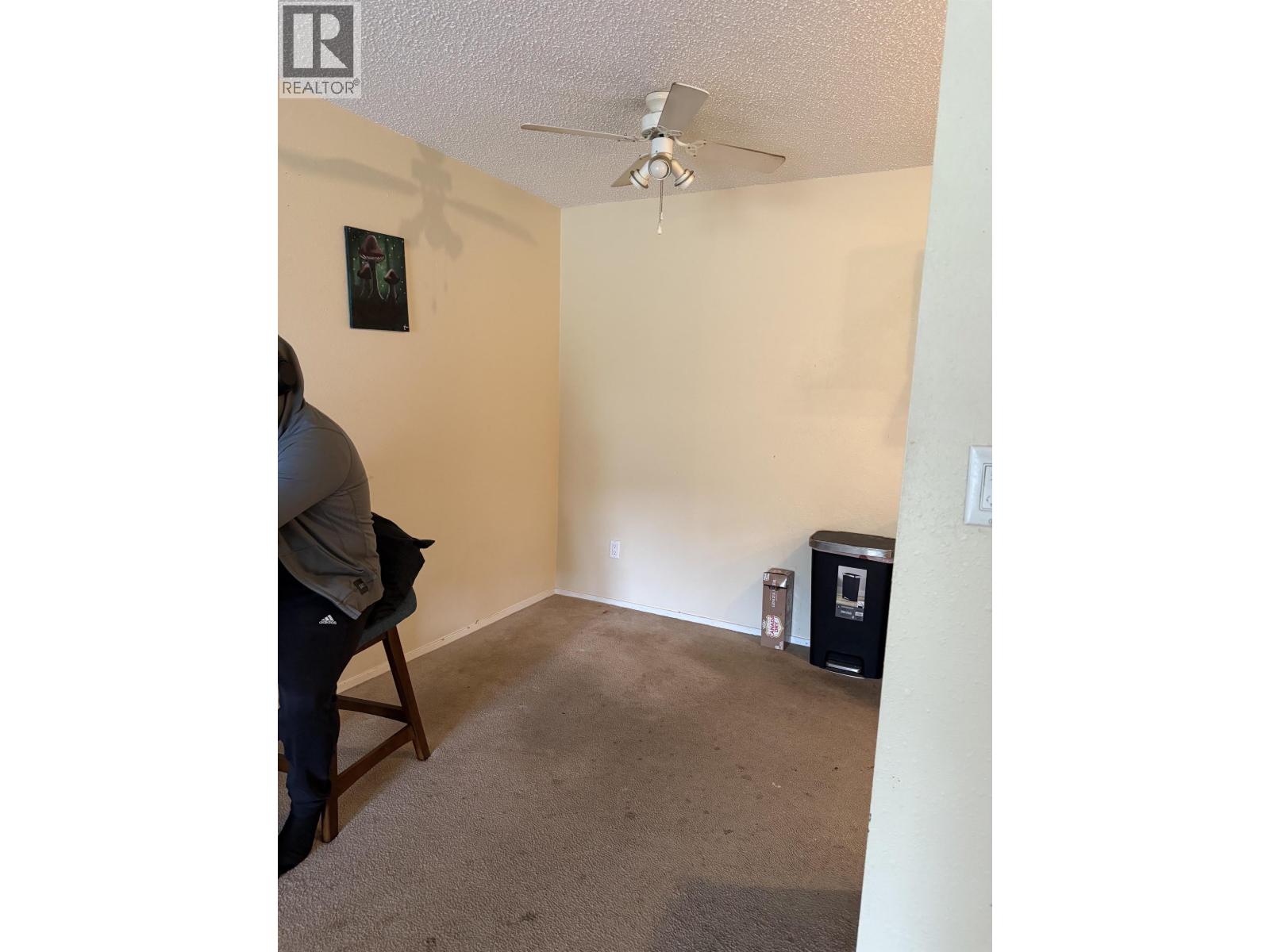 #303 282 N BROADWAY AVENUE - 4