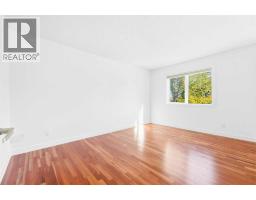 216 Coach Side Road Sw, Calgary, AB T3H2T3 Photo 11