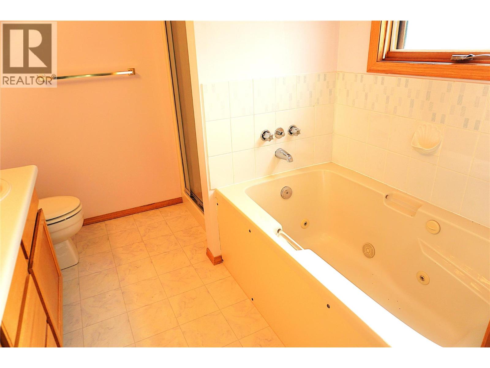 5121 RIVERVIEW Crescent - 27