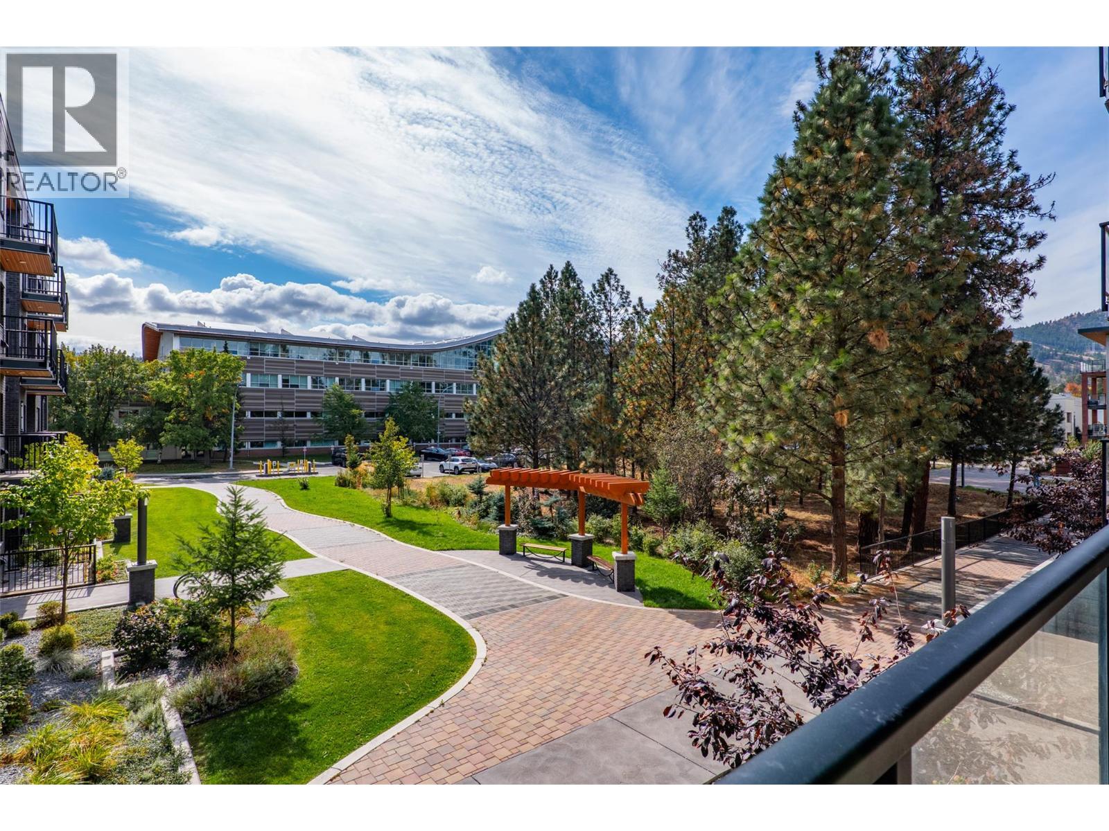 #203 875 UNIVERSITY Drive - Image 23