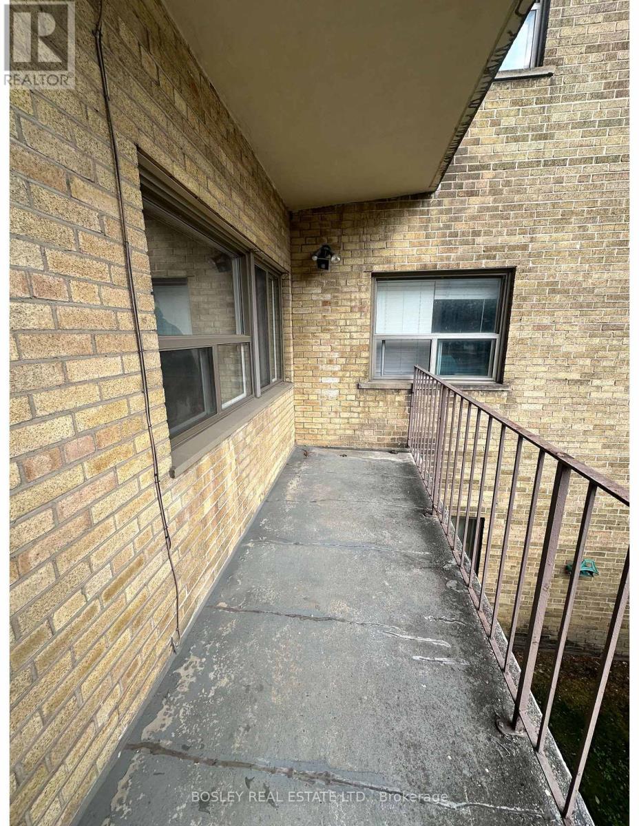 210 - 970 EGLINTON AVENUE E, Toronto (Leaside) — photo 8