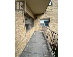 210 - 970 Eglinton Avenue E, Toronto, ON M4G2L8 Photo 8