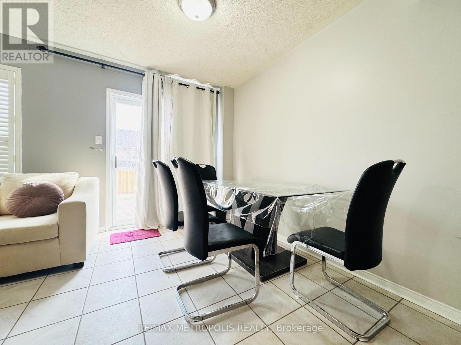 33 PALOMINO PLACE, Whitby (Pringle Creek) — photo 8