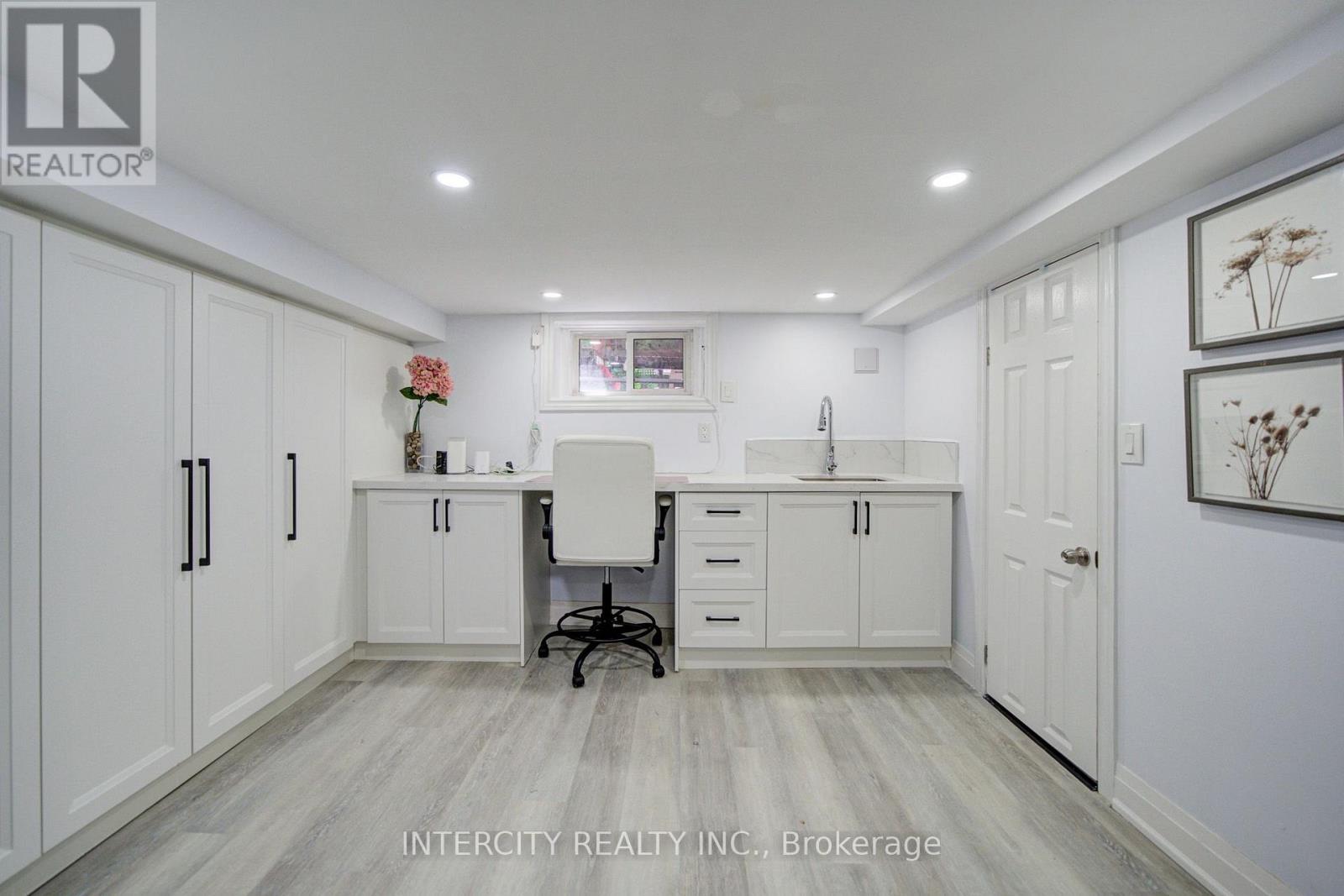 256 BLANTYRE AVENUE - Image 30