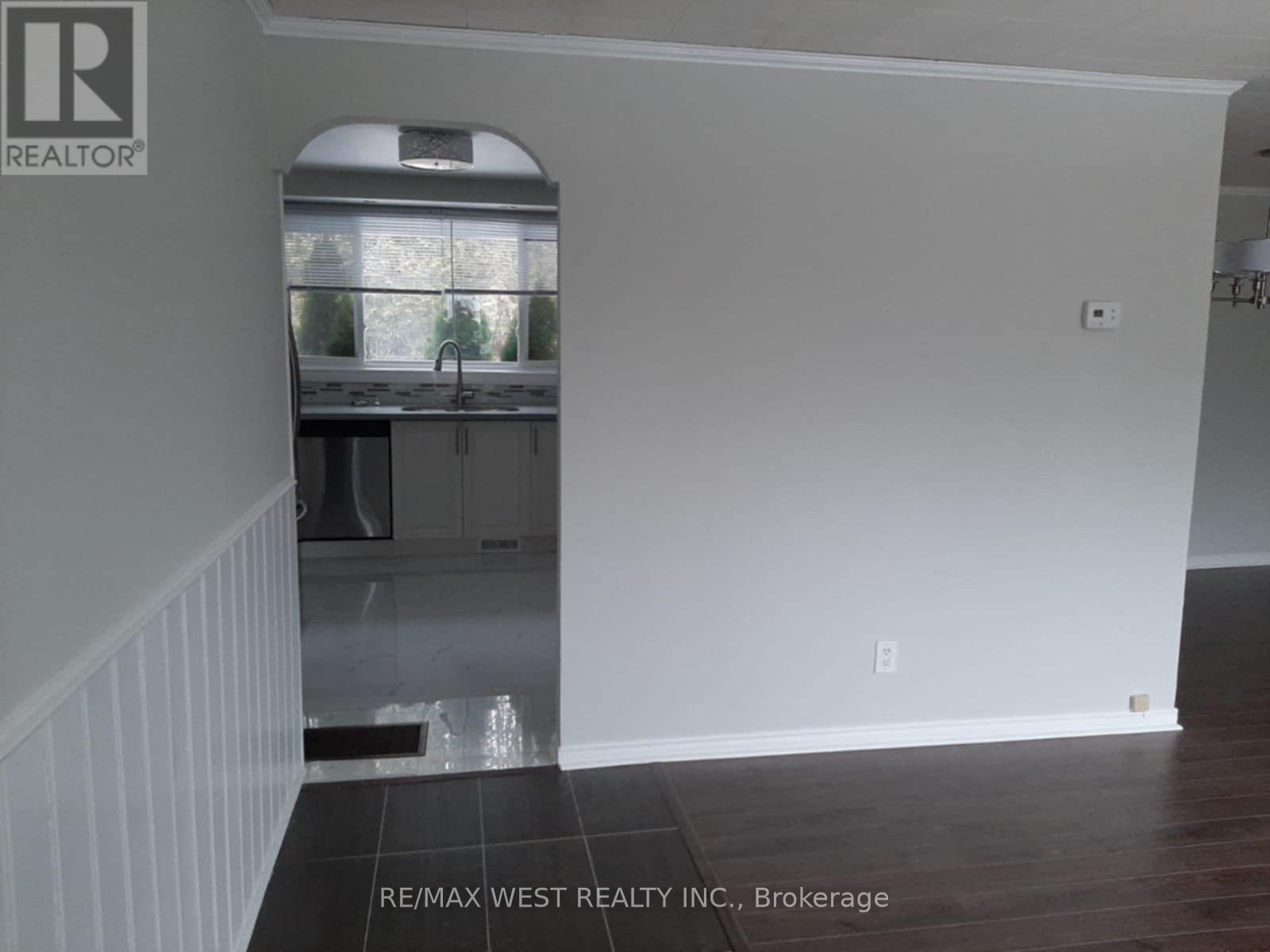 MAIN FLOOR - 336 ONTARIO STREET, Newmarket (Central Newmarket) — photo 3