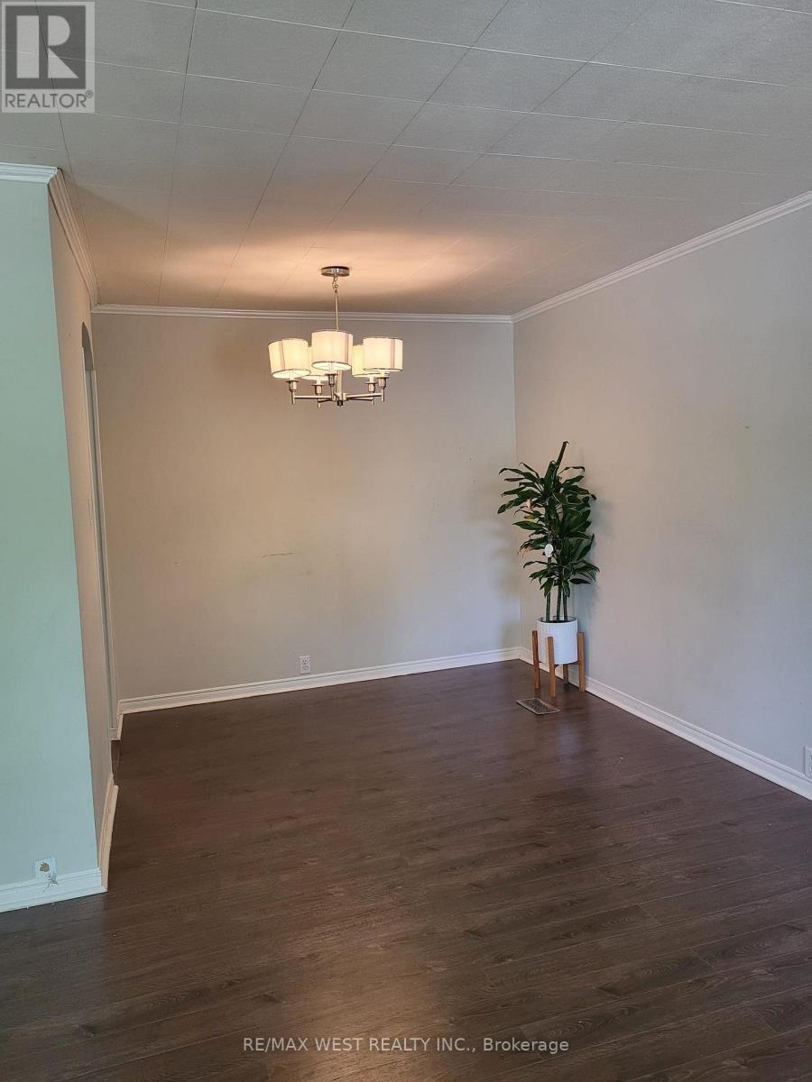 MAIN FLOOR - 336 ONTARIO STREET, Newmarket (Central Newmarket) — photo 4