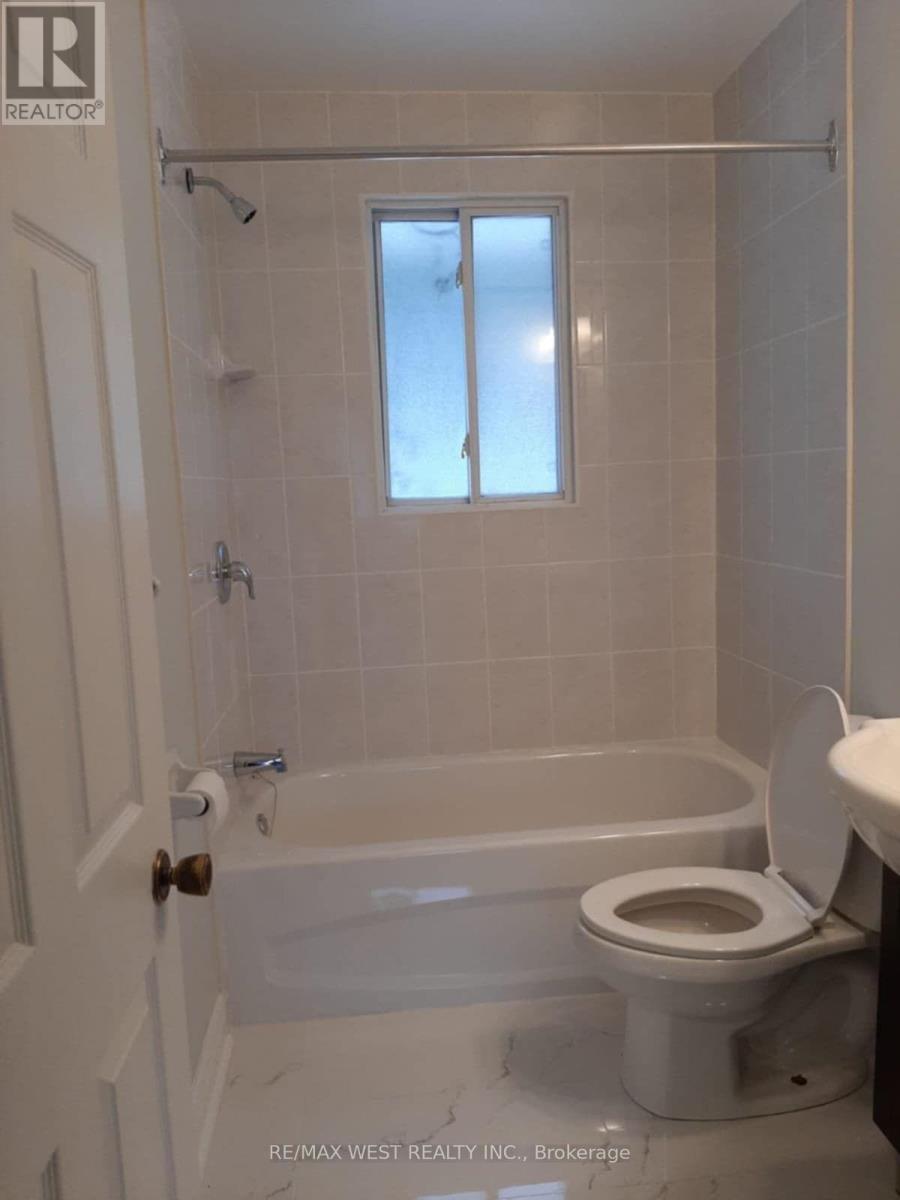 MAIN FLOOR - 336 ONTARIO STREET, Newmarket (Central Newmarket) — photo 6