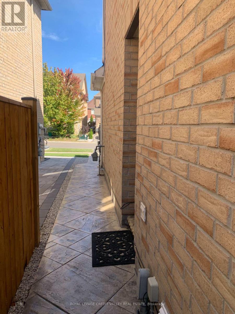 4 BONNIE BRAES DRIVE, Brampton (Credit Valley) — photo 3