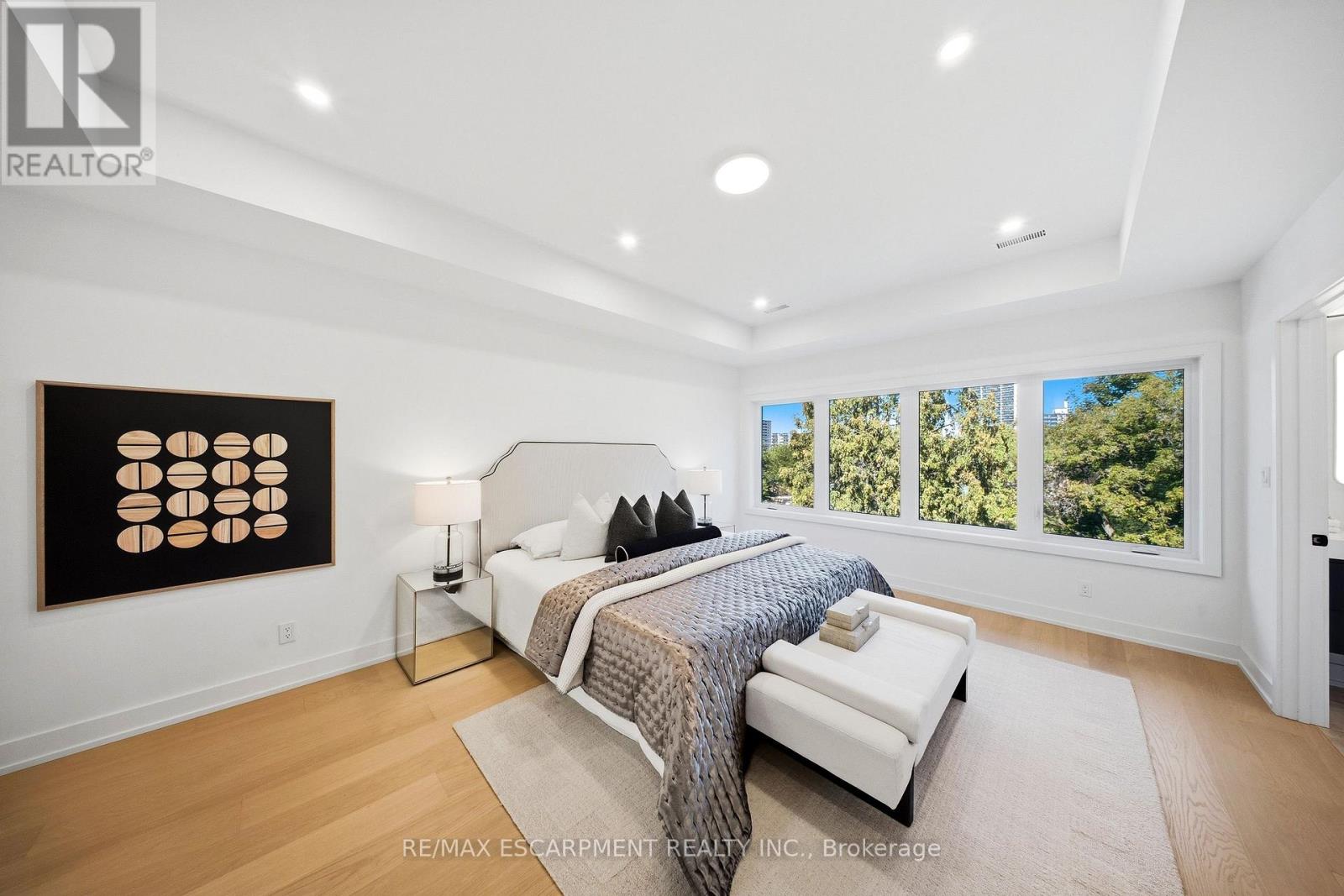 14 KENTROYAL DRIVE - 25