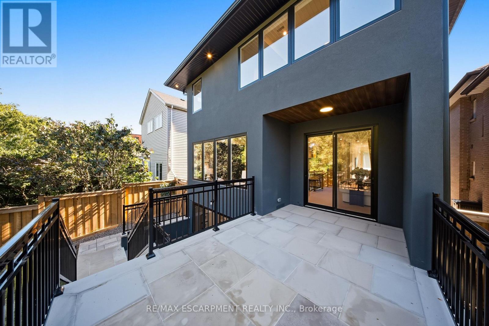 14 KENTROYAL DRIVE - 41