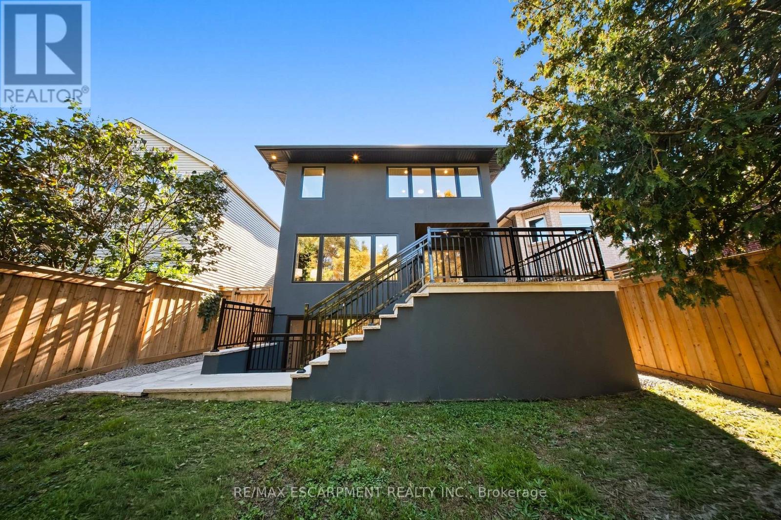 14 KENTROYAL DRIVE - 44