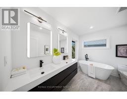 14 Kentroyal Drive, Toronto, ON M9P2M8 Photo 27