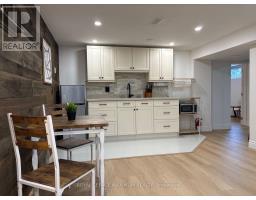 18 Richland Crescent, Toronto, ON M9C4C7 Photo 6