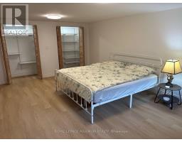 18 Richland Crescent, Toronto, ON M9C4C7 Photo 8