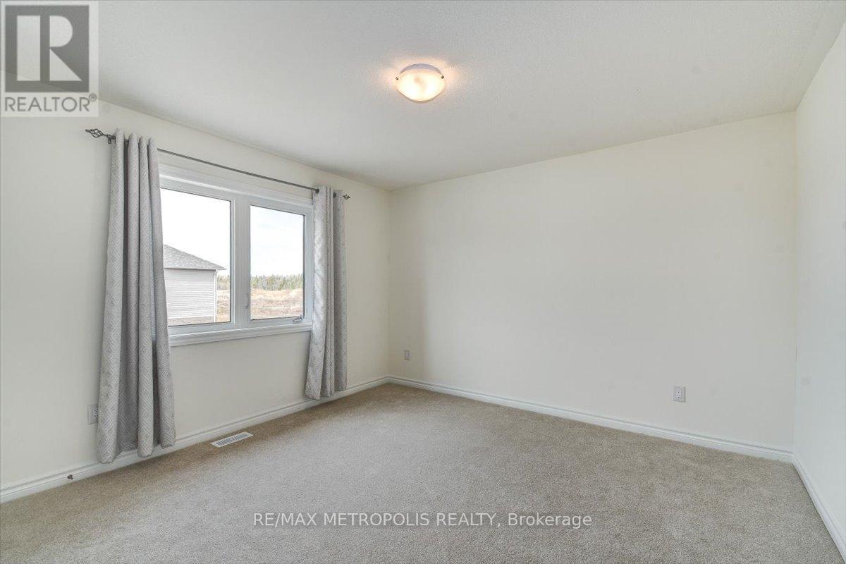 78 Hillcroft Way — photo 32