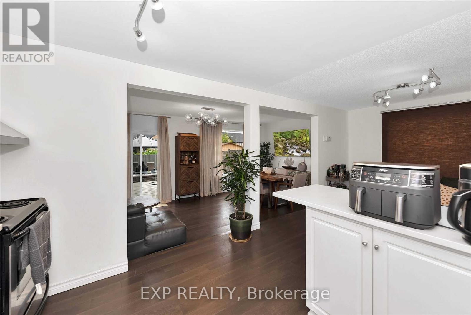 166 KOVAC ROAD, Cambridge — photo 5