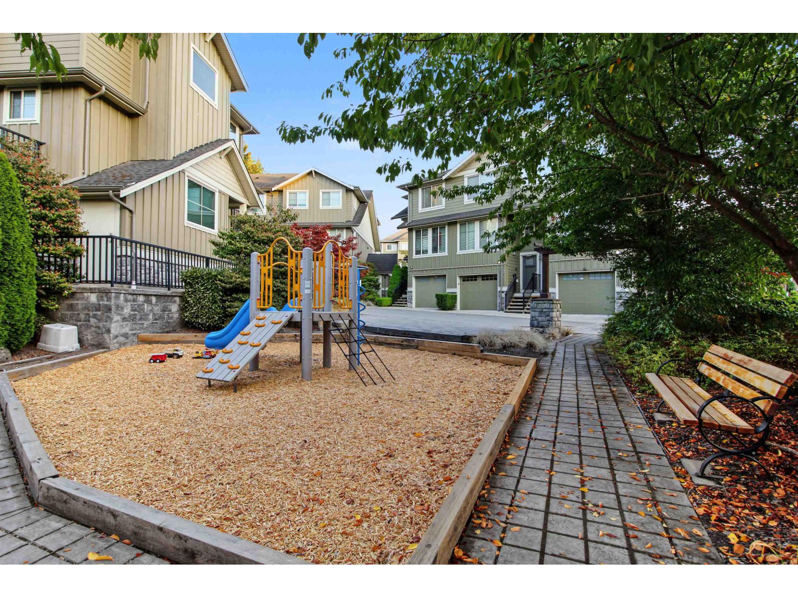 Photo of 7 3266 147 STREET 25