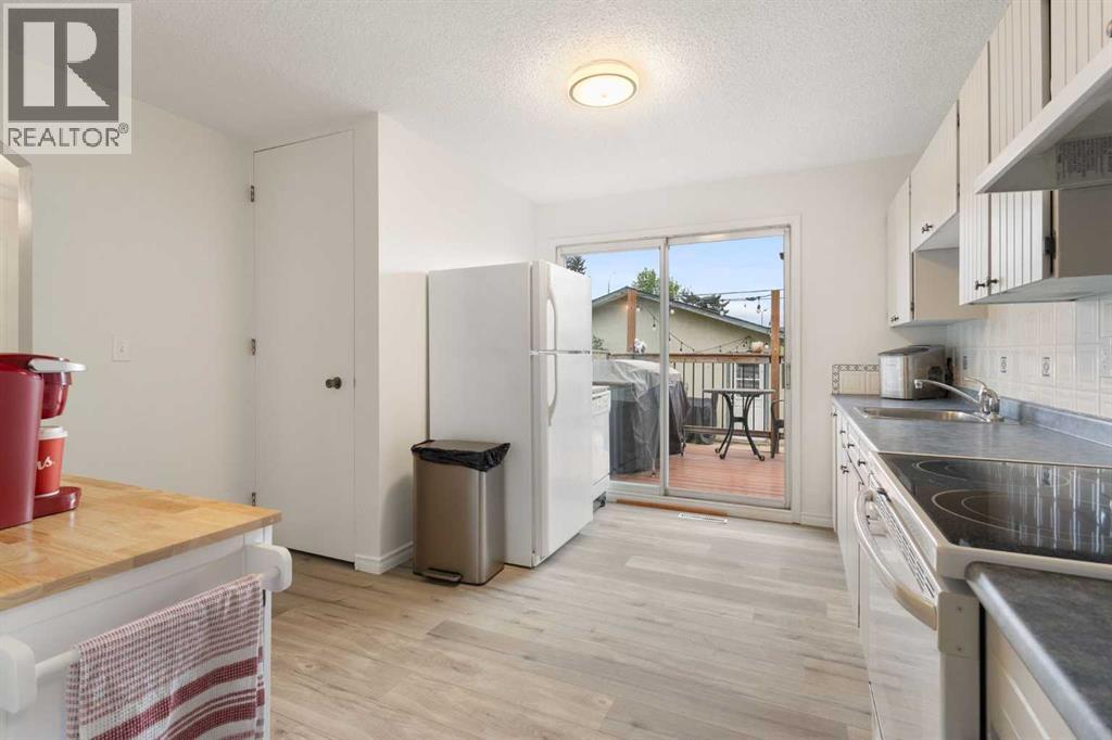 100 Marbrooke Circle NE, Calgary, Alberta, T2A2W6 — thumbnail 8