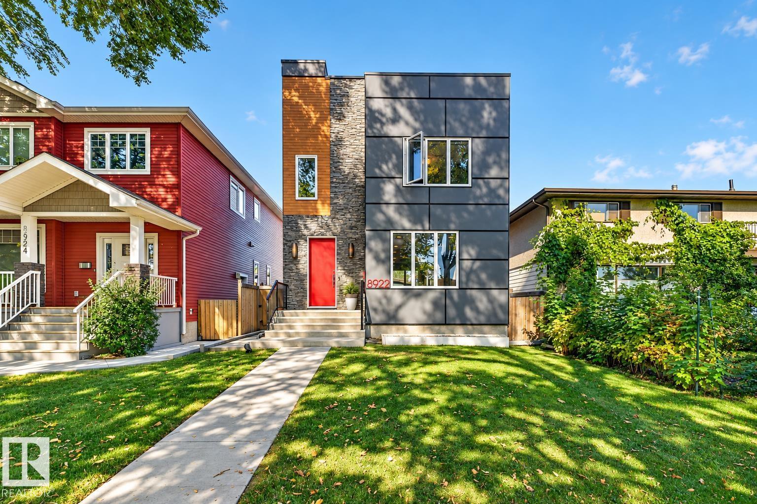 8922 77 AV NW, Edmonton, Alberta, T6C0L9