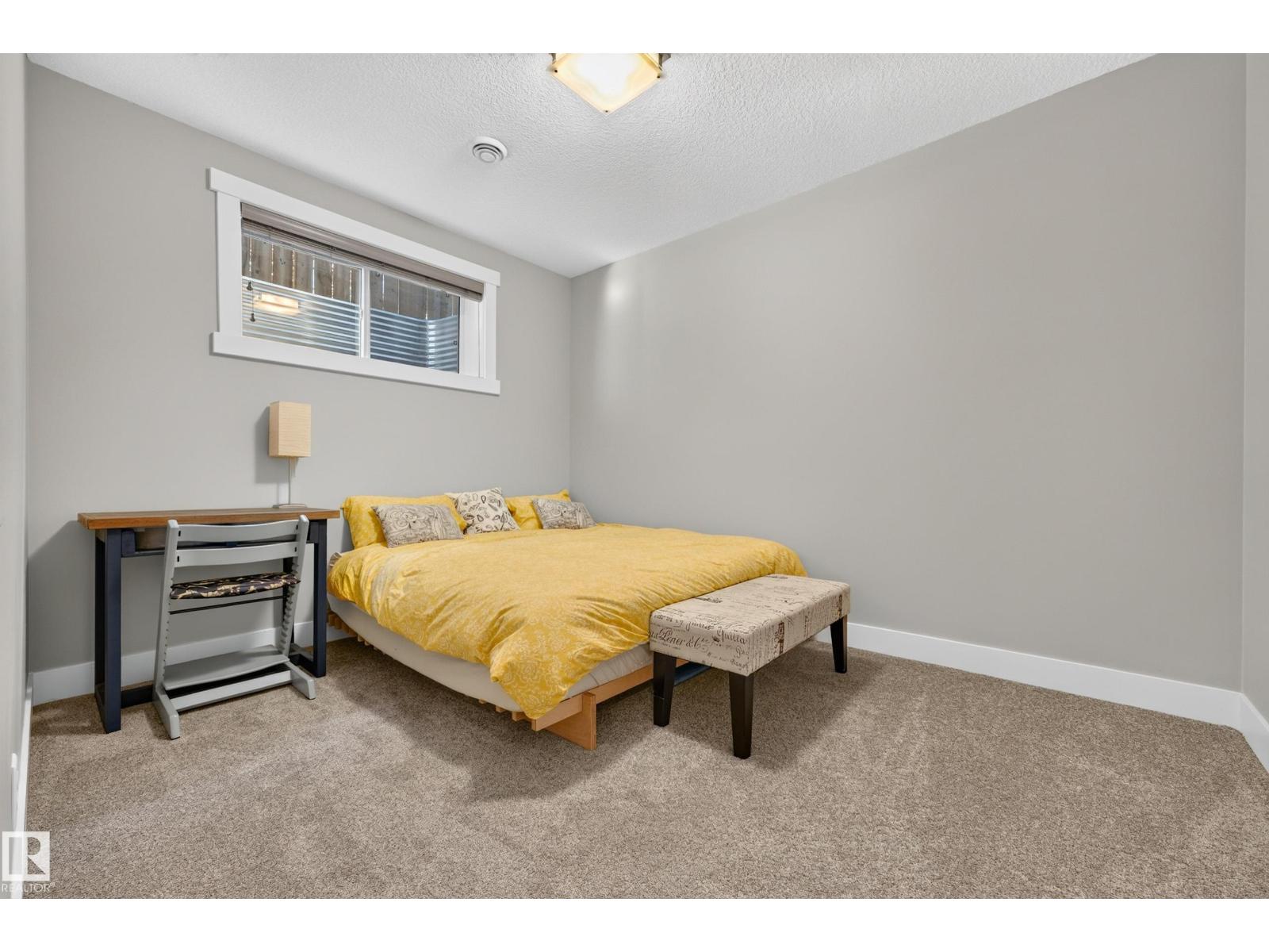 8922 77 AV NW - 39