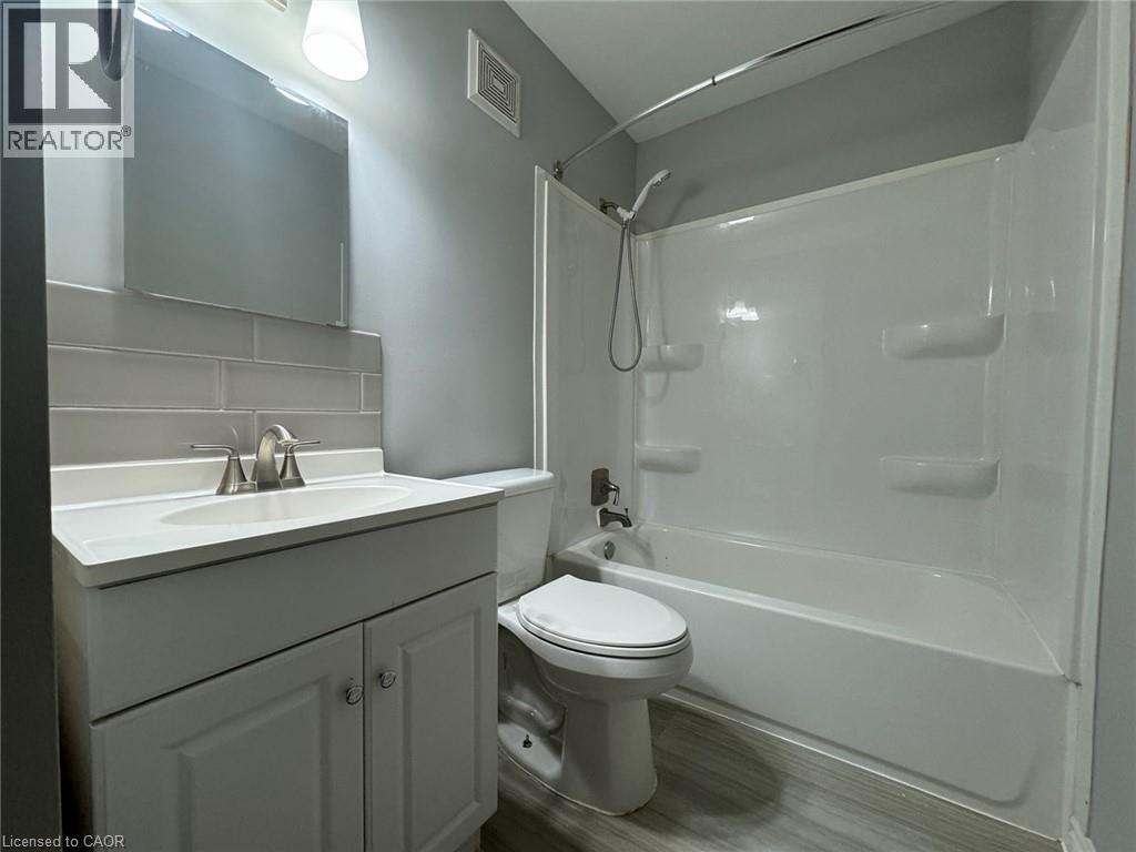 192 ALLEN Street E Unit# 3, Waterloo — photo 4