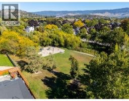138 Applebrooke Crescent, Kelowna, BC V1V1W4 Photo 19