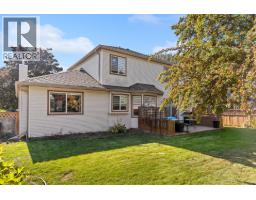 138 Applebrooke Crescent, Kelowna, BC V1V1W4 Photo 17