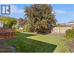 138 Applebrooke Crescent, Kelowna, BC V1V1W4 Photo 16