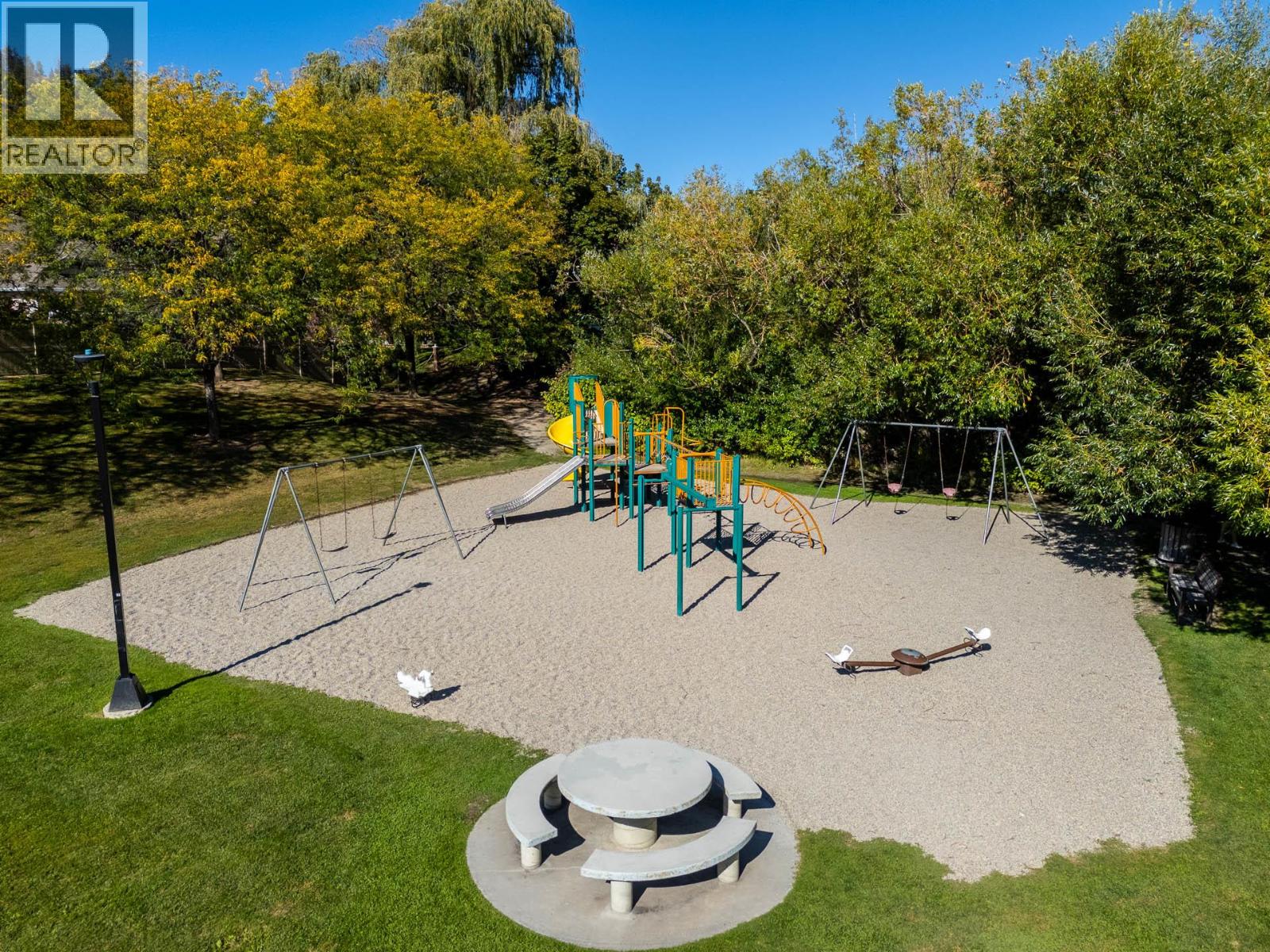 138 Applebrooke Crescent - 21