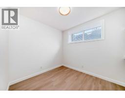 39B Moncton Road NE - photo 40